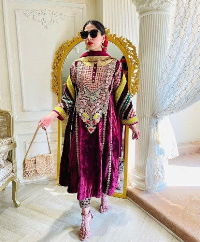 Elegant Velvet Embroidery Kurta Set